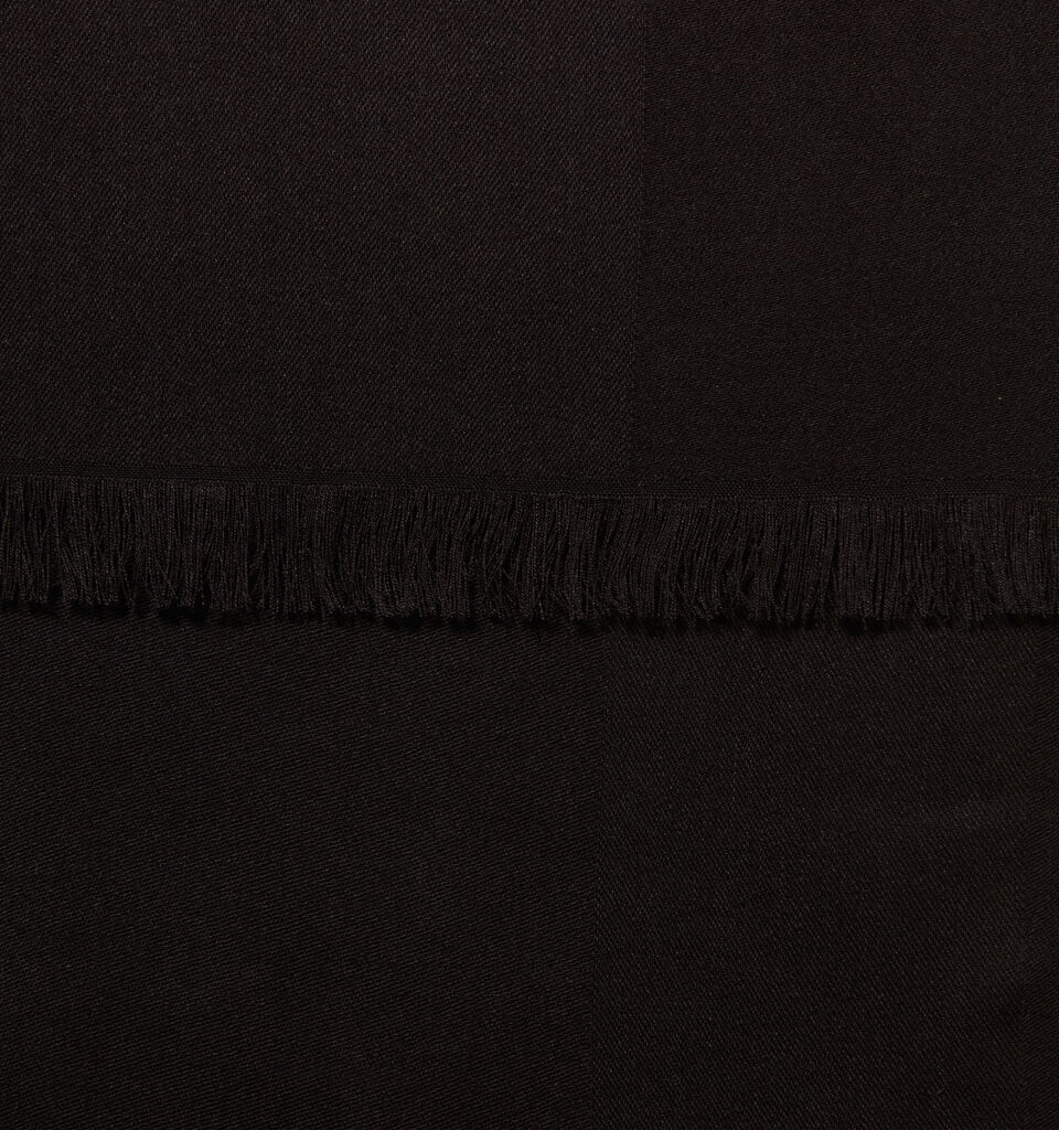 Black stole - null - Black | Sisley image number 2